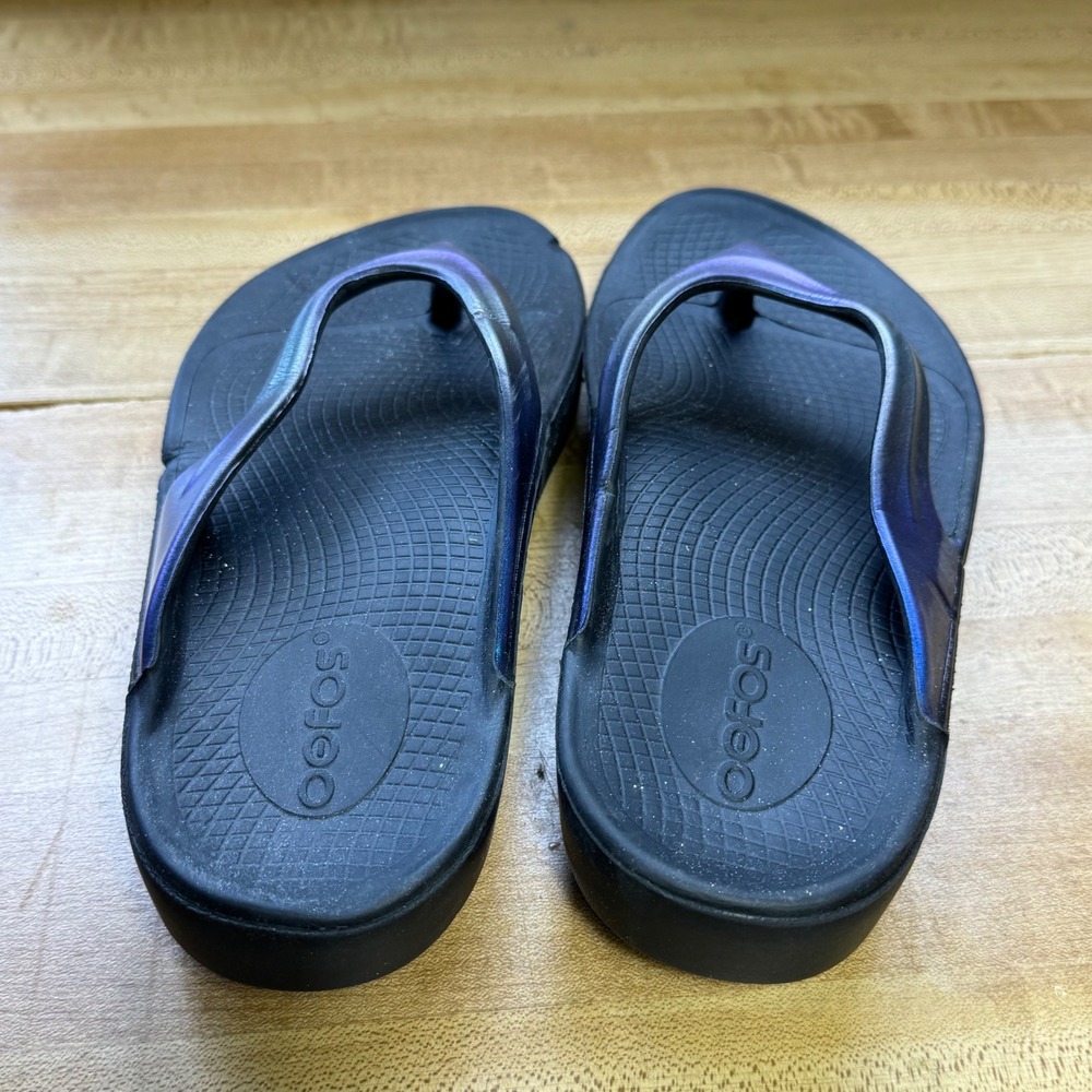 OOfos OOlala Luxe Iridescent Recovery Sandals Black Blue Purple Women 8 EU 39 - Picture 4 of 5